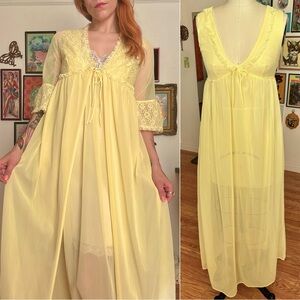 Vintage 60s pale yellow nightgown and duster set